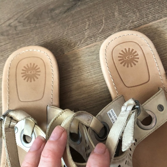 Ugg Sandals - Picture 3 of 7